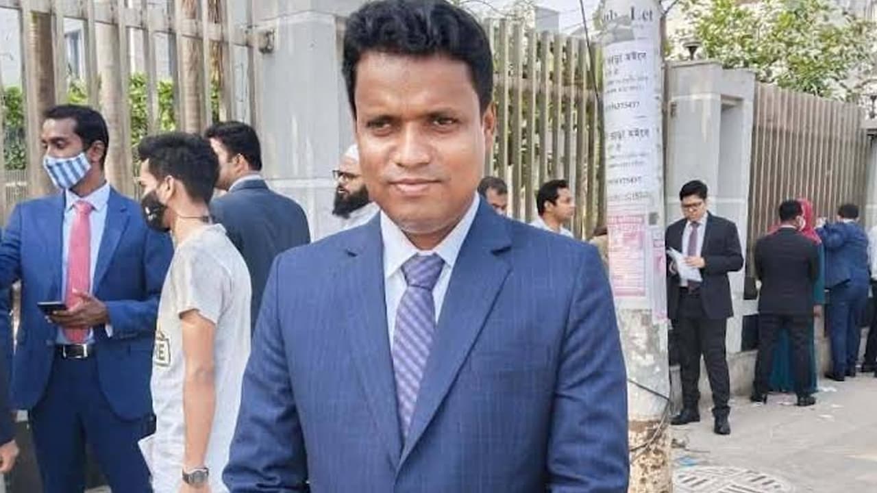 মাদকের বিরুদ্ধে প্রতিবাদ করা শিক্ষক আরিফুল ইসলাম নিহত