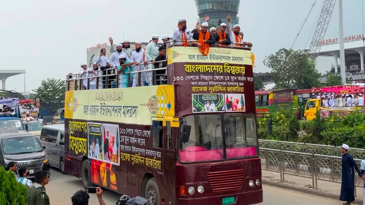 সৌদি আরবে কুরআন প্রতিযোগিতায় বিশ্বজয়ী জাকারিয়াকে সংবর্ধনা