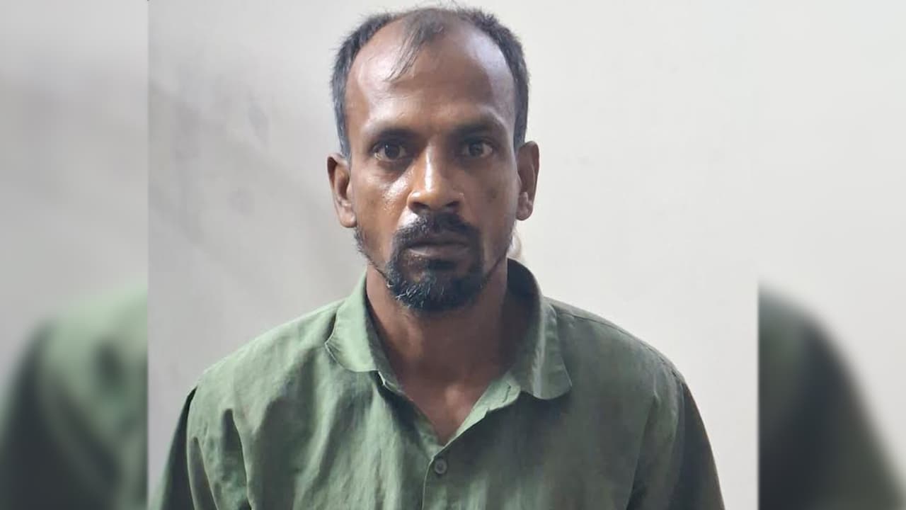 কুমিল্লা থেকে ‘বোমা হোসেন’ গ্রেপ্তার