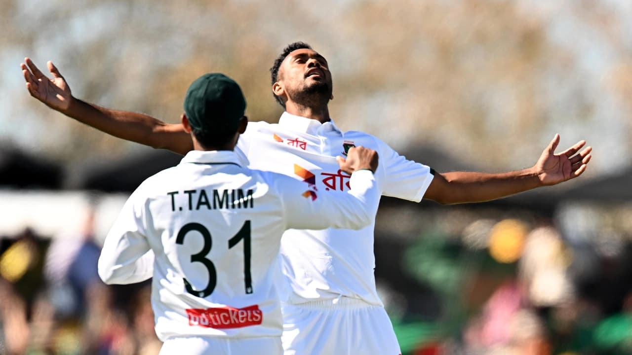 ১১ নম্বরে নেমে সর্বোচ্চ রান, বল হাতে ৬ উইকেট শরিফুলের