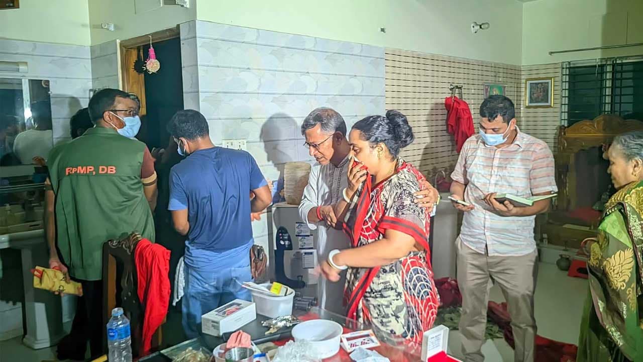 রংপুরে শিক্ষকের বাড়ি থেকে ৪ জনের লাশ উদ্ধার