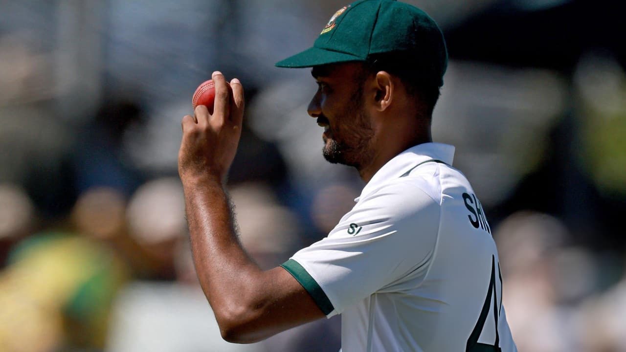 এক সাত উইকেটেই শরিফুলের যত কীর্তি