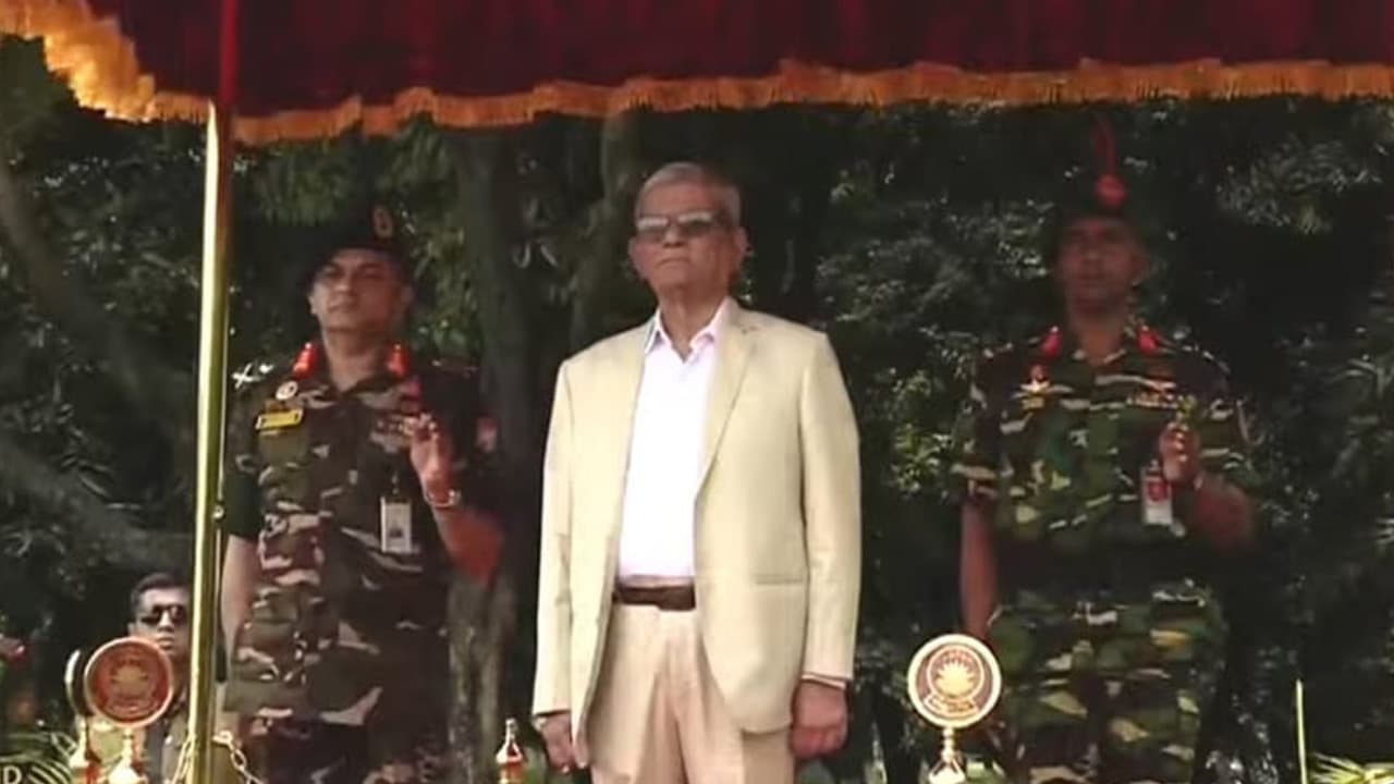 বঙ্গভবনে প্রবেশ করলেন রাষ্ট্রপতি মির্জা ফখরুল ইসলাম আলমগীর