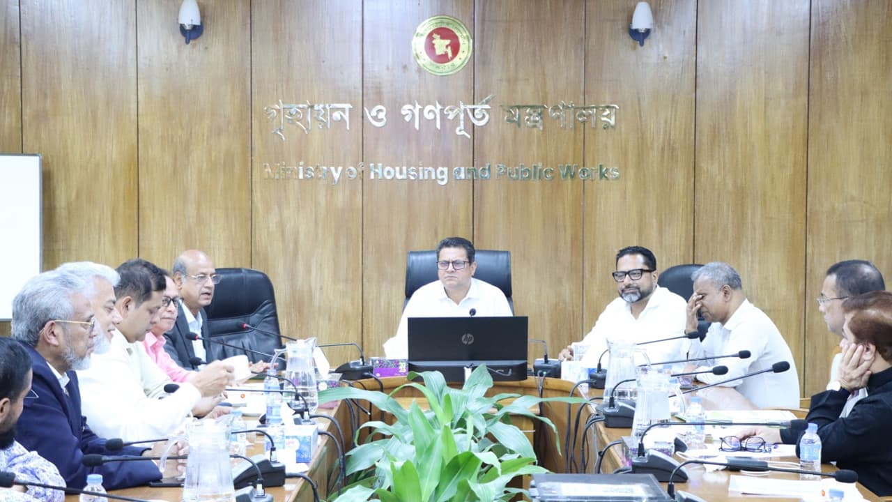 অনুমোদিত নকশার বাইরে ভবন নির্মাণ চলবে না: মন্ত্রী