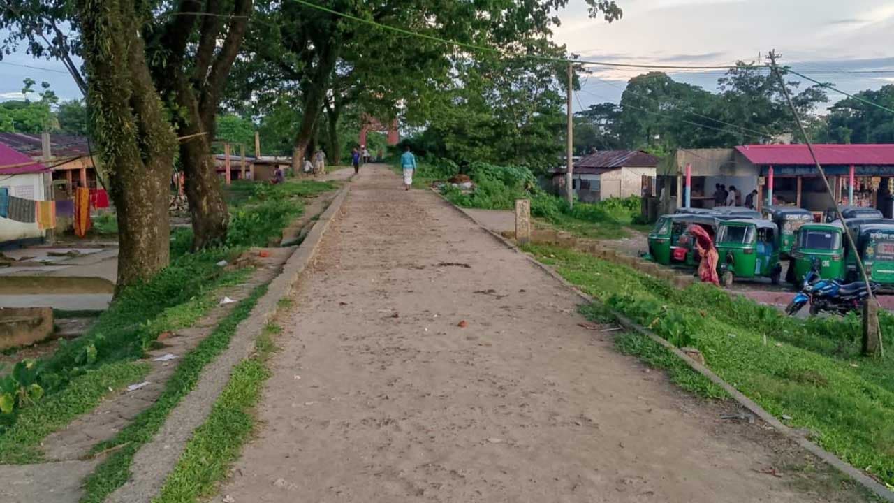 ২১৭ কোটি টাকায় সিলেট ছাতক রেলপথ সংস্কার/প্রকল্পের মেয়াদ শেষ হলেও কাজ হয়েছে মাত্র ২০ ভাগ