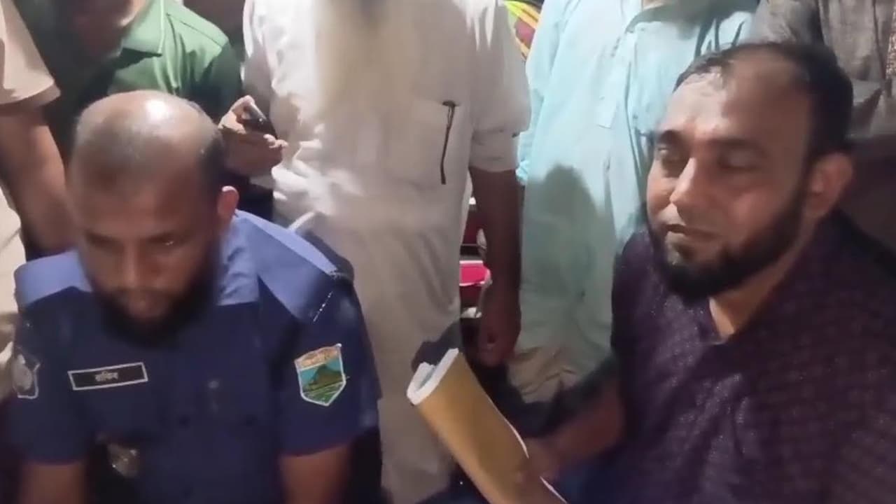 সুরতহাল করতে গিয়ে গ্রামবাসীর হাতে মার খেলেন দুই পুলিশ
