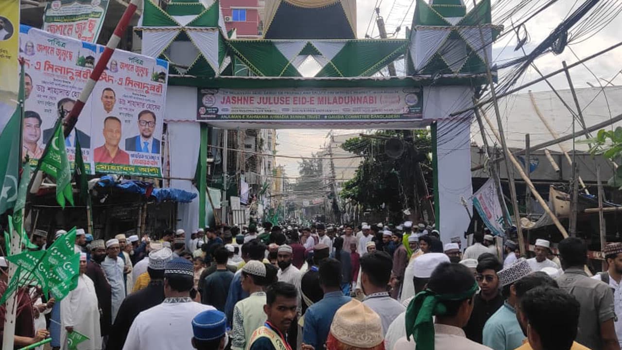 চট্টগ্রামে ৫৫তম জশনে জুলুস: লাখো মানুষের সমাগম