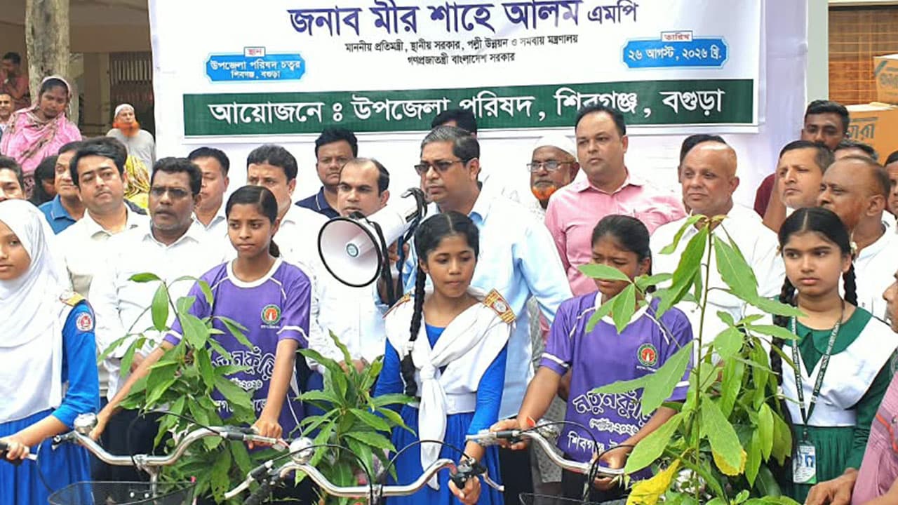 সারের সংকট নেই, পর্যাপ্ত মজুত আছে: প্রতিমন্ত্রী