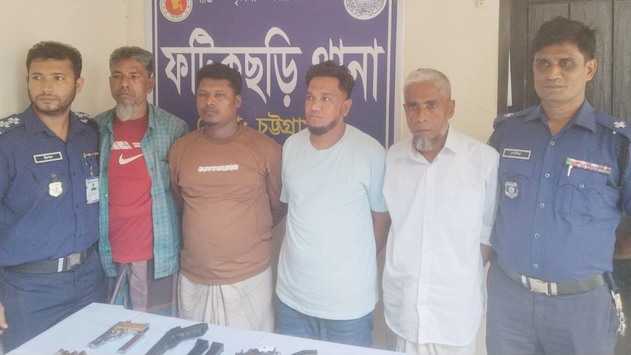 ডেবিট ইমনের সহযোগী ‘গলাকাটা মোবারক’সহ আটক ৪