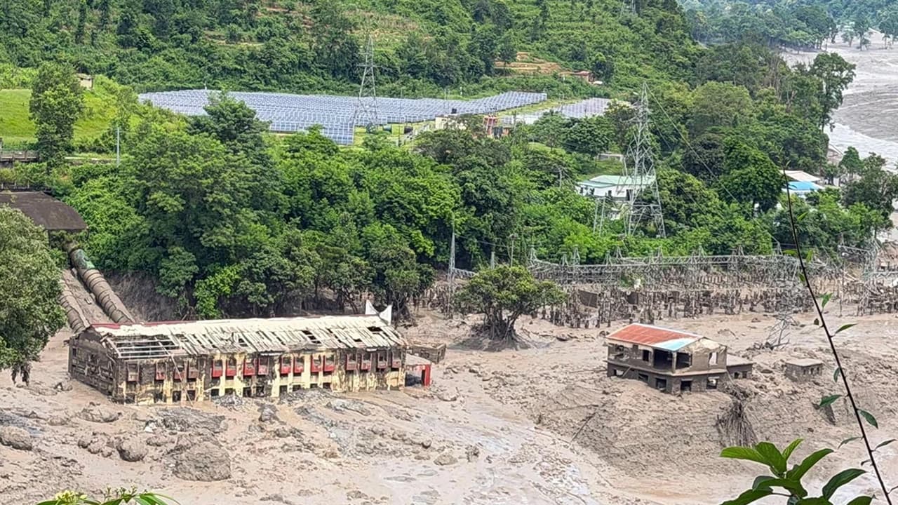 নেপালে ভূমিধসে প্রাণহানির ঘটনায় বাংলাদেশের শোক