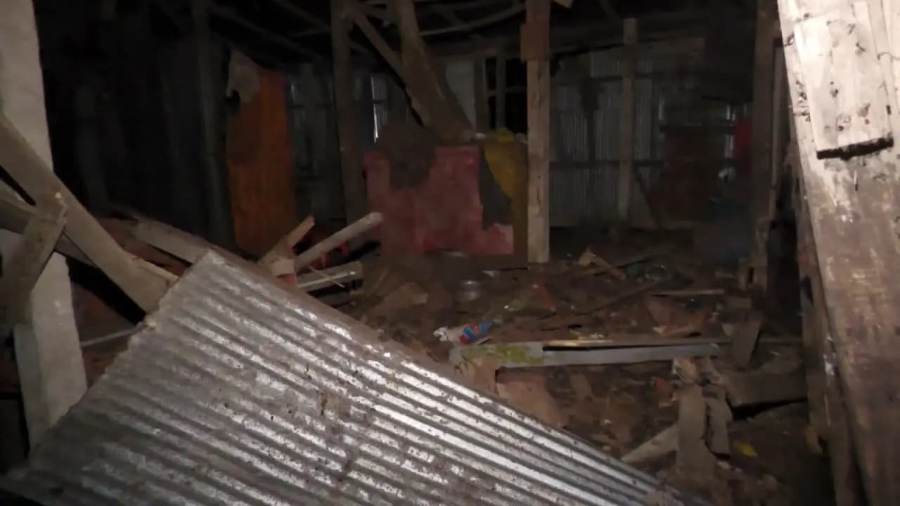 মাদারীপুরে পরিত্যক্ত ঘরে হাতবোমা বিস্ফোরণ