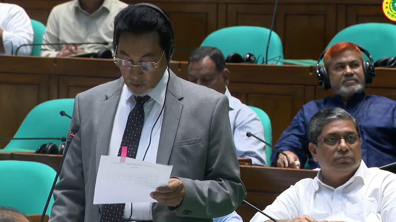 নেপাল বন্যায় নিহতদের স্মরণে সংসদে শোক প্রস্তাব