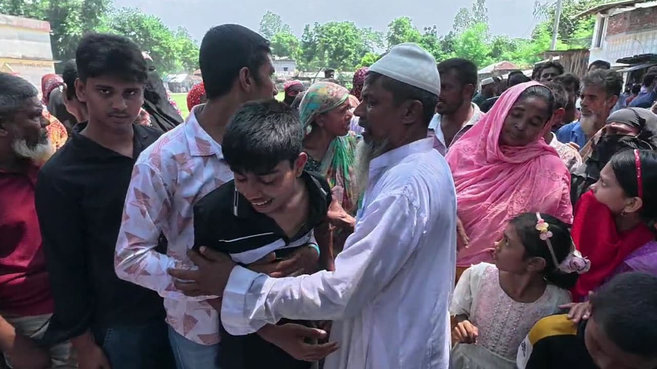 সৌদি আরবে আগুনে নিহত আত্রাইয়ের সাত প্রবাসীর দাফন