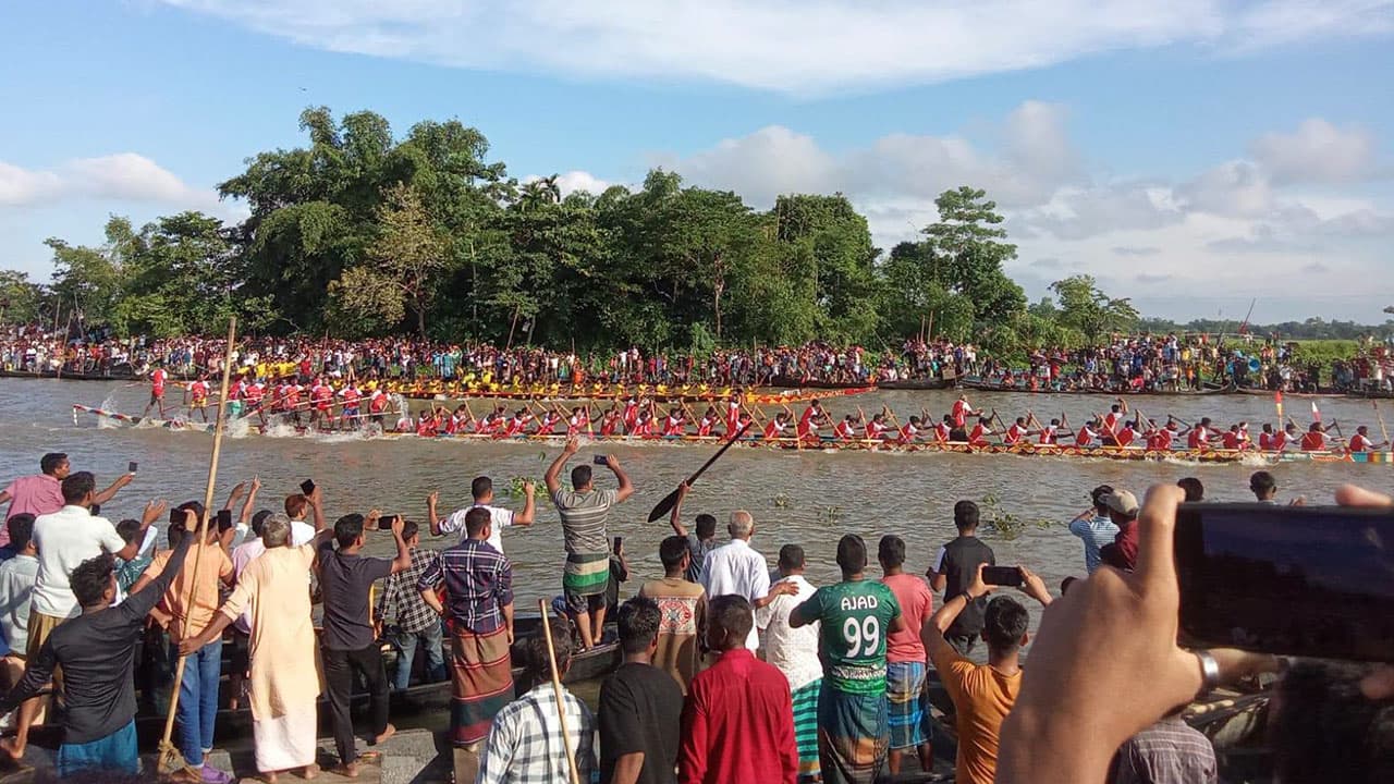 বিয়ানীবাজারে ঐতিহ্যবাহী নৌকাবাইচ, ফলাফল অমীমাংসিত