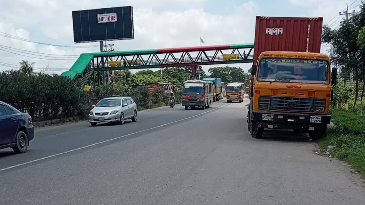ঢাকা-চট্টগ্রাম মহাসড়কে যান চলাচল স্বাভাবিক