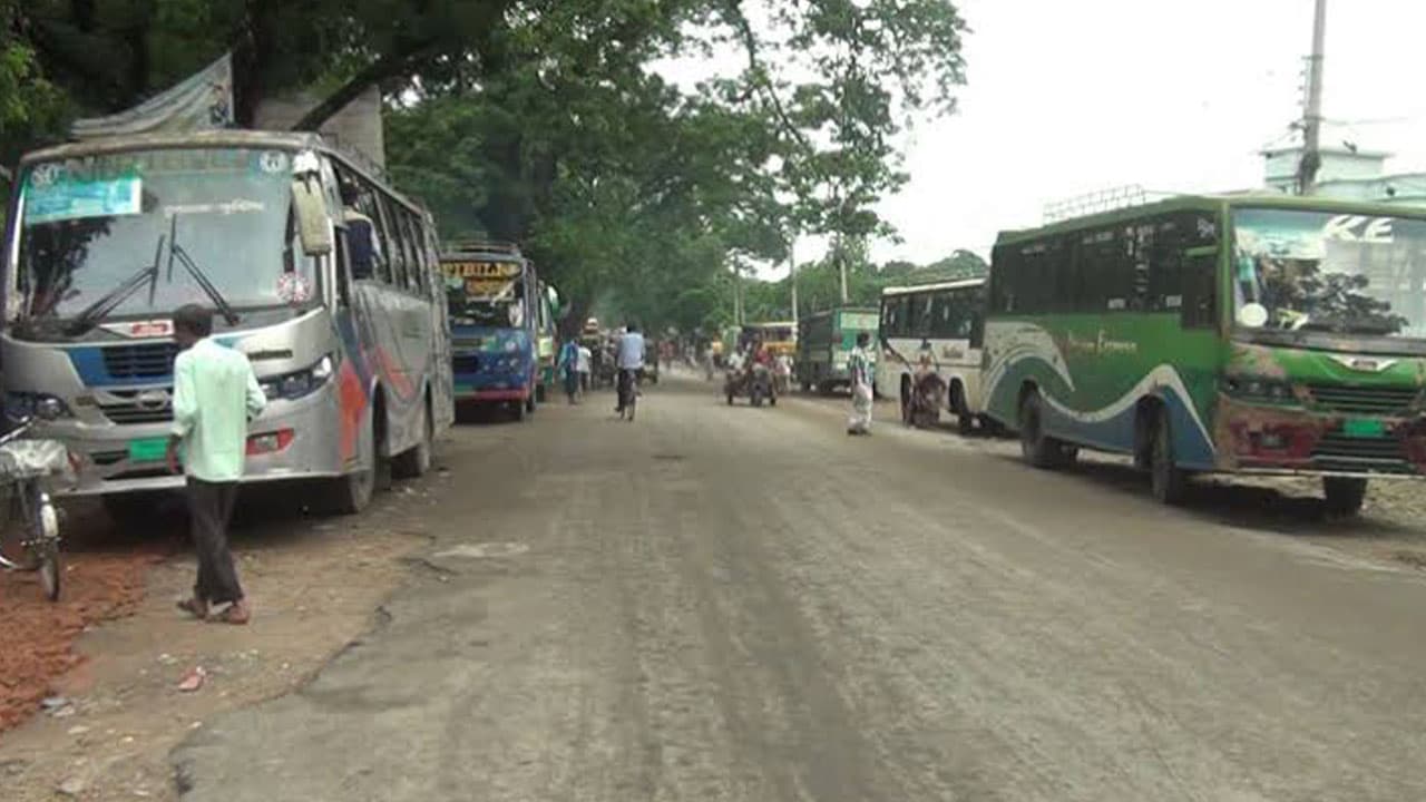 চুয়াডাঙ্গায় সব রুটে বাস-মিনিবাস চলাচল বন্ধ