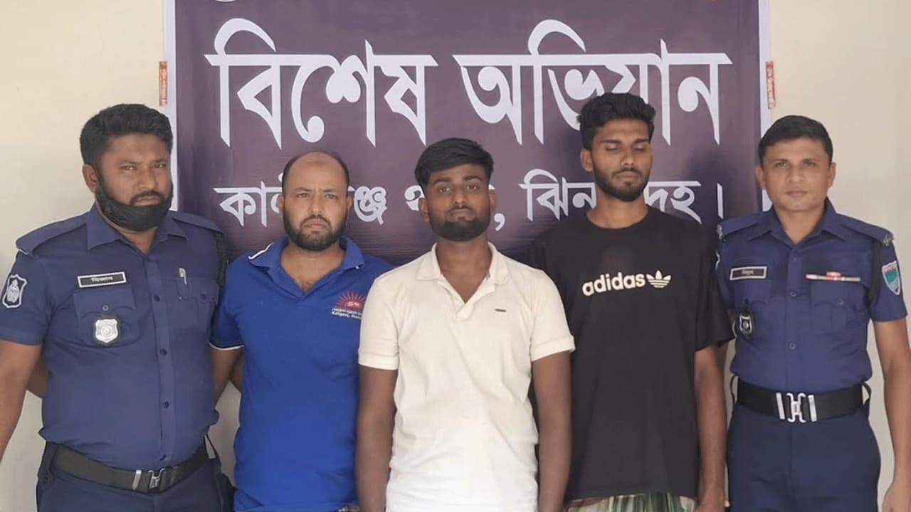 কালীগঞ্জে নিষিদ্ধ ছাত্রলীগের তিন নেতা গ্রেপ্তার