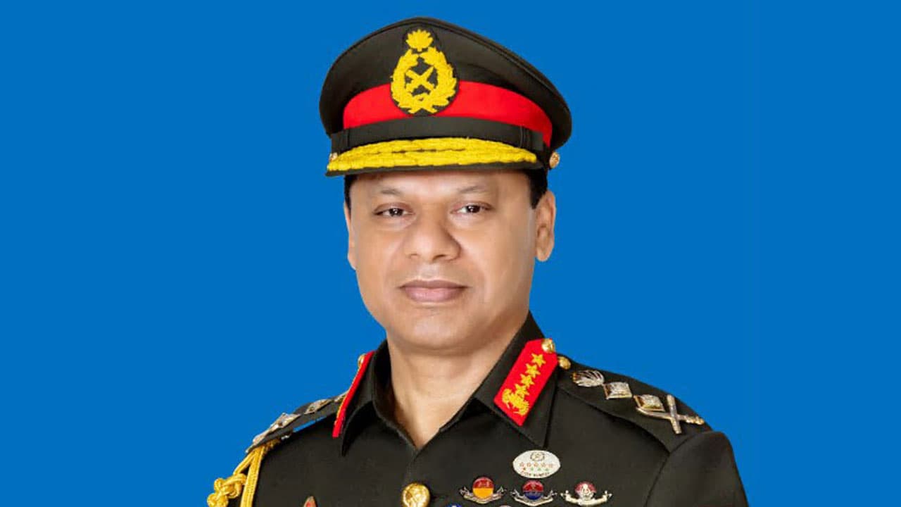 দুর্নীতির অভিযোগে সাবেক সেনাপ্রধানকে দুদকের তলব