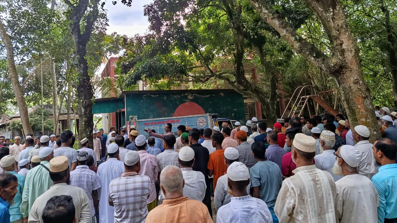 ছিনতাইয়ে নিহত বগুড়ার শিক্ষিকার দাফন সম্পন্ন