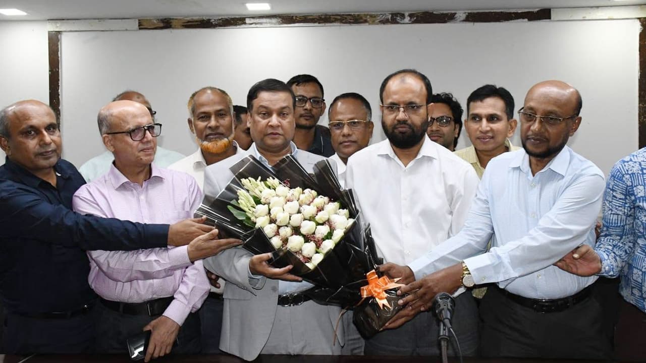 বাসস নবনিযুক্ত এমডি ও প্রধান সম্পাদককে সংবর্ধনা