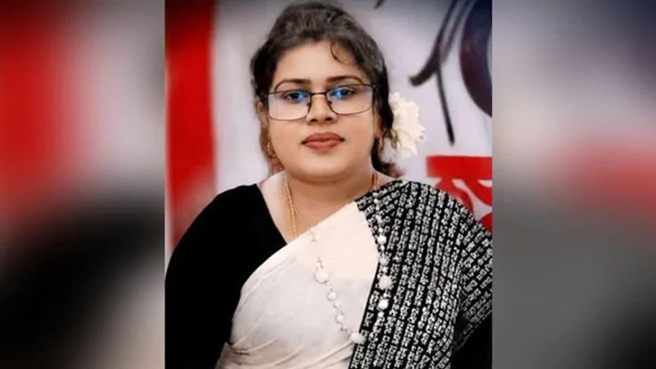 বগুড়ায় টিকটক ভিডিও প্রচারে নারী গ্রেপ্তার
