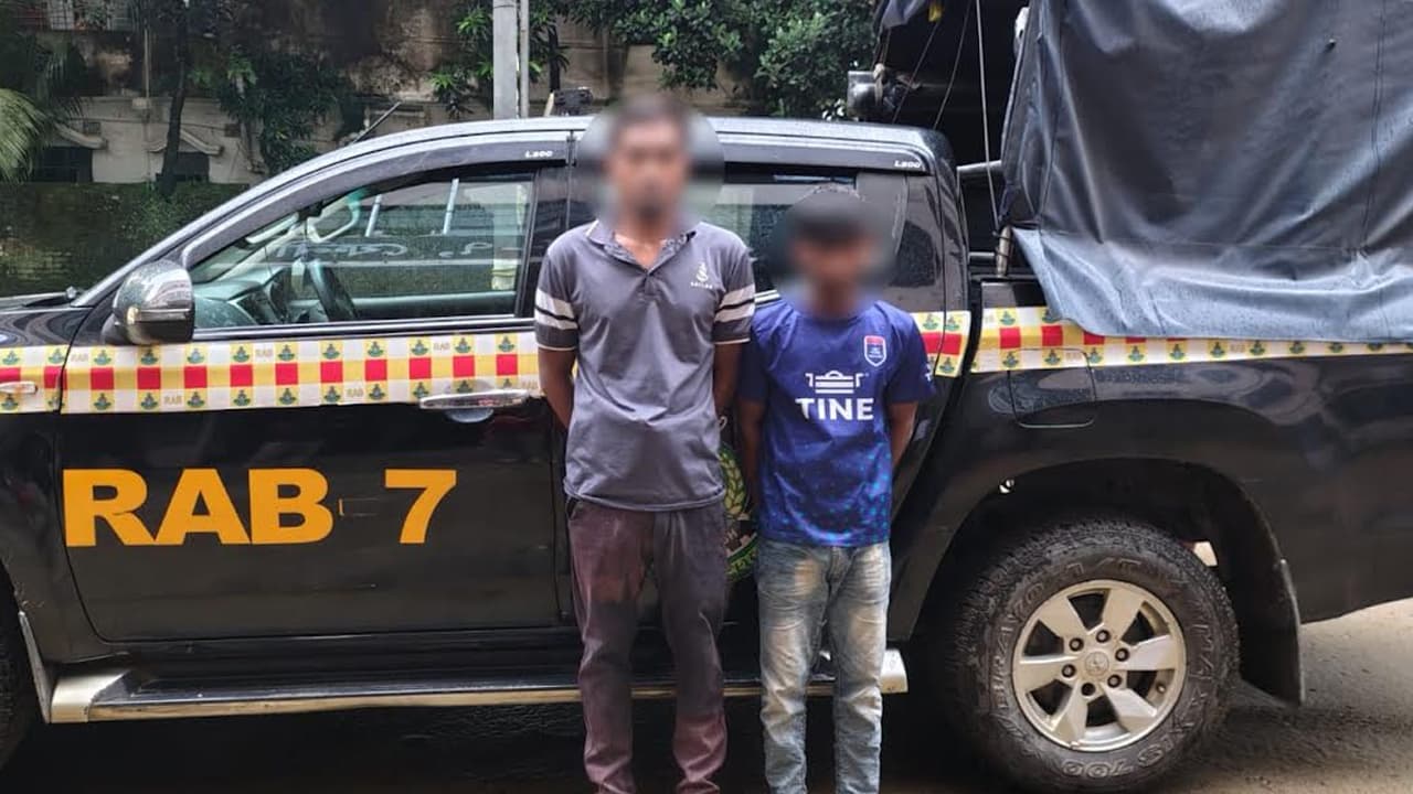 লবণ ও আলুর আড়ালে মাদক পাচার, ২ মাদক কারবারি আটক