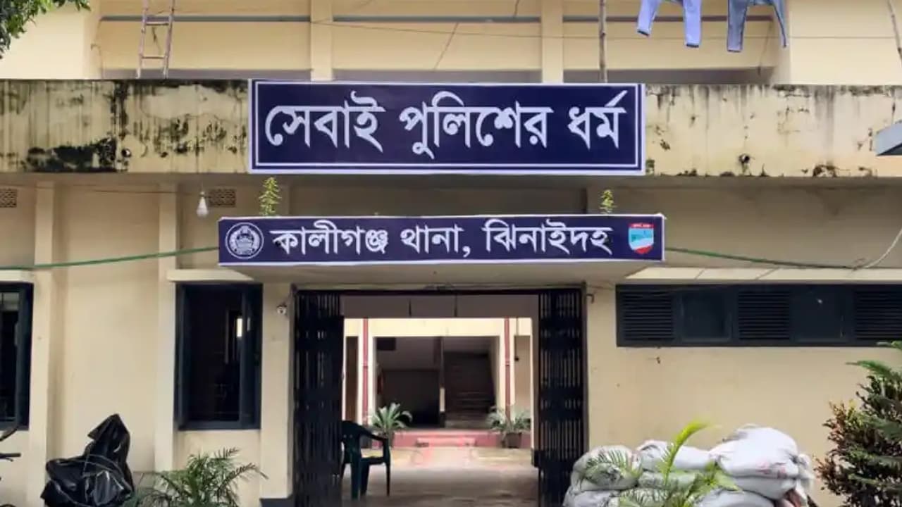 বিয়ে না করে ধর্ষণের অভিযোগে ভ্যানচালক গ্রেপ্তার