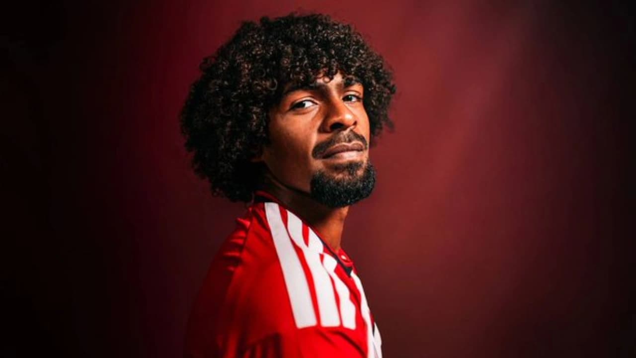 ২১ বছরের লেস্টার অধ্যায় শেষ করে শেফিল্ড ইউনাইটেডে হামজা