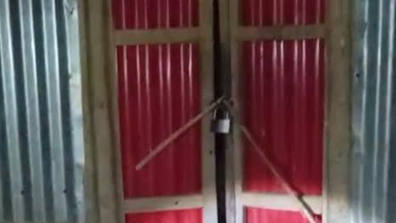 সুনামগঞ্জে তালাবদ্ধ ঘরে বৃদ্ধার লাশ উদ্ধার করেছে পুলিশ