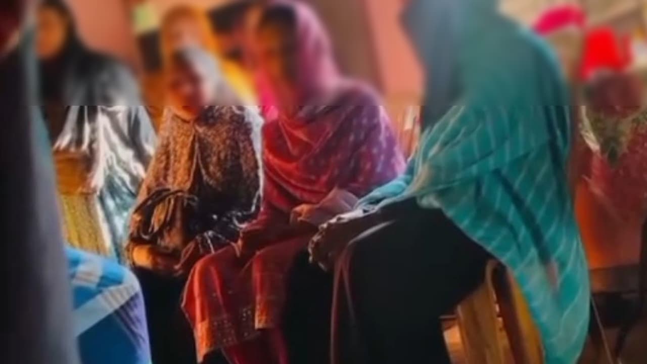 ‘এসে যেহেতু পড়েছি, এখন এখানেই থাকব’