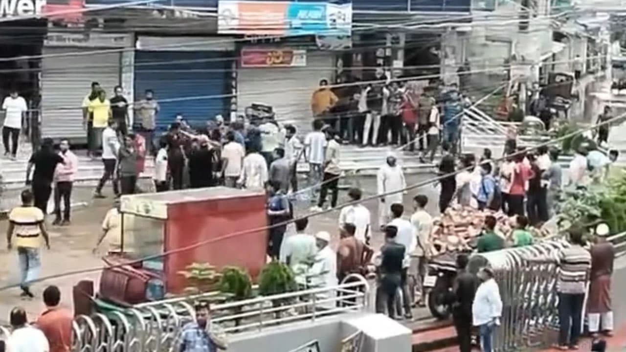 মুন্সীগঞ্জের শ্রীনগরে বিএনপির দুপক্ষের সংঘর্ষে ৫ জন আহত হয়েছে
