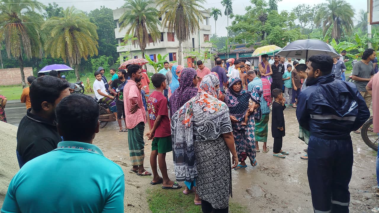 সাতক্ষীরায় নর্দমায় পড়ে থাকার অবস্থায় কারখানাশ্রমিকের মরদেহ উদ্ধার
