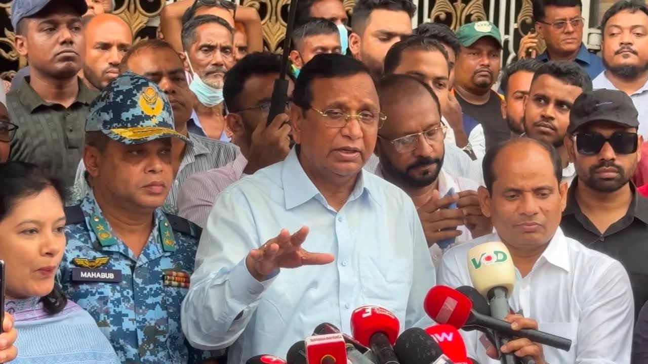 রেজিস্টার্ড হকার ছাড়া ঢাকায় ব্যবসা বন্ধ করবেন ডিএসসিসি প্রশাসক