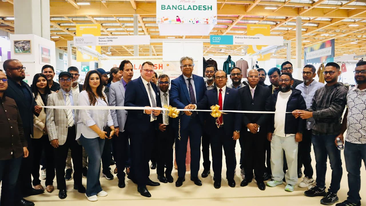 প্যারিসে টেক্সওয়ার্ল্ড মেলায় বাংলাদেশ প্যাভিলিয়ন উদ্বোধন