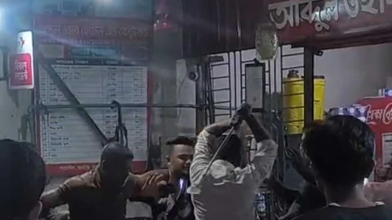কুমিল্লায় চাঁদা না দেওয়ায় রেস্তোরাঁয় হামলা ও ভাঙচুর