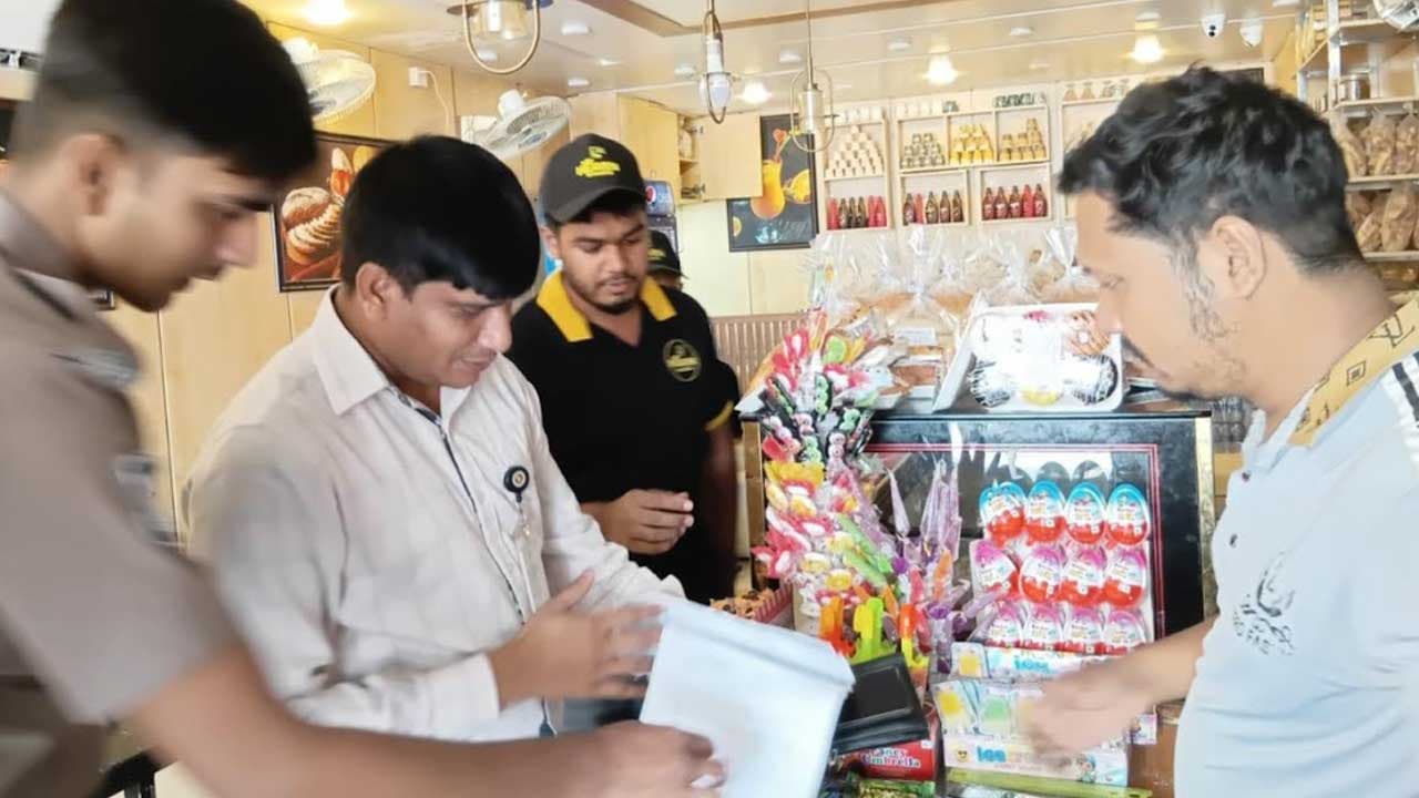 ফেনীতে ভোক্তা অধিকারের অভিযানে দুই বেকারিকে ১৫ হাজার টাকা জরিমানা