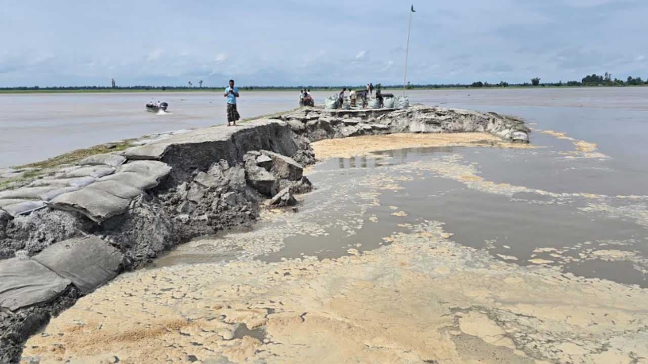 তিস্তা ক্রসবাঁধে ৪০ মিটার ভাঙন, ৬ গ্রামের জনজীবন ঝুঁকিতে