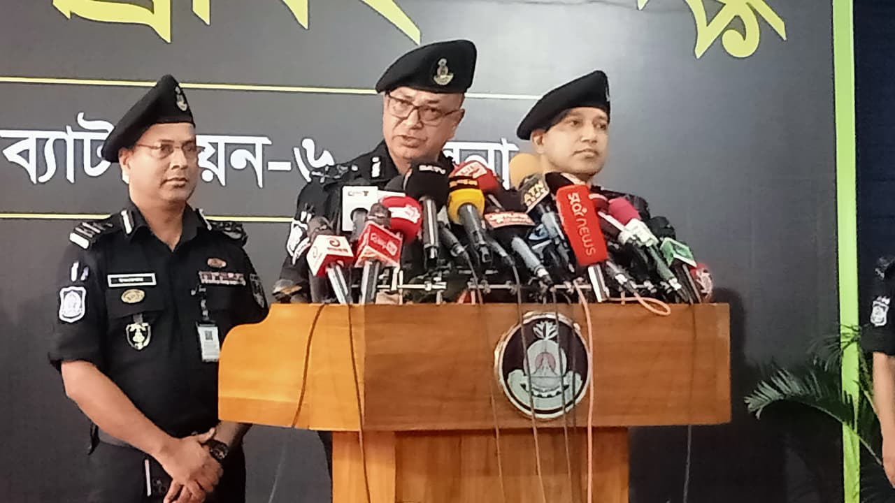 র‍্যাব ডিজি জানান, পুনর্বাসিত সুন্দরবন দস্যুরা অপরাধে জড়িয়েছেন