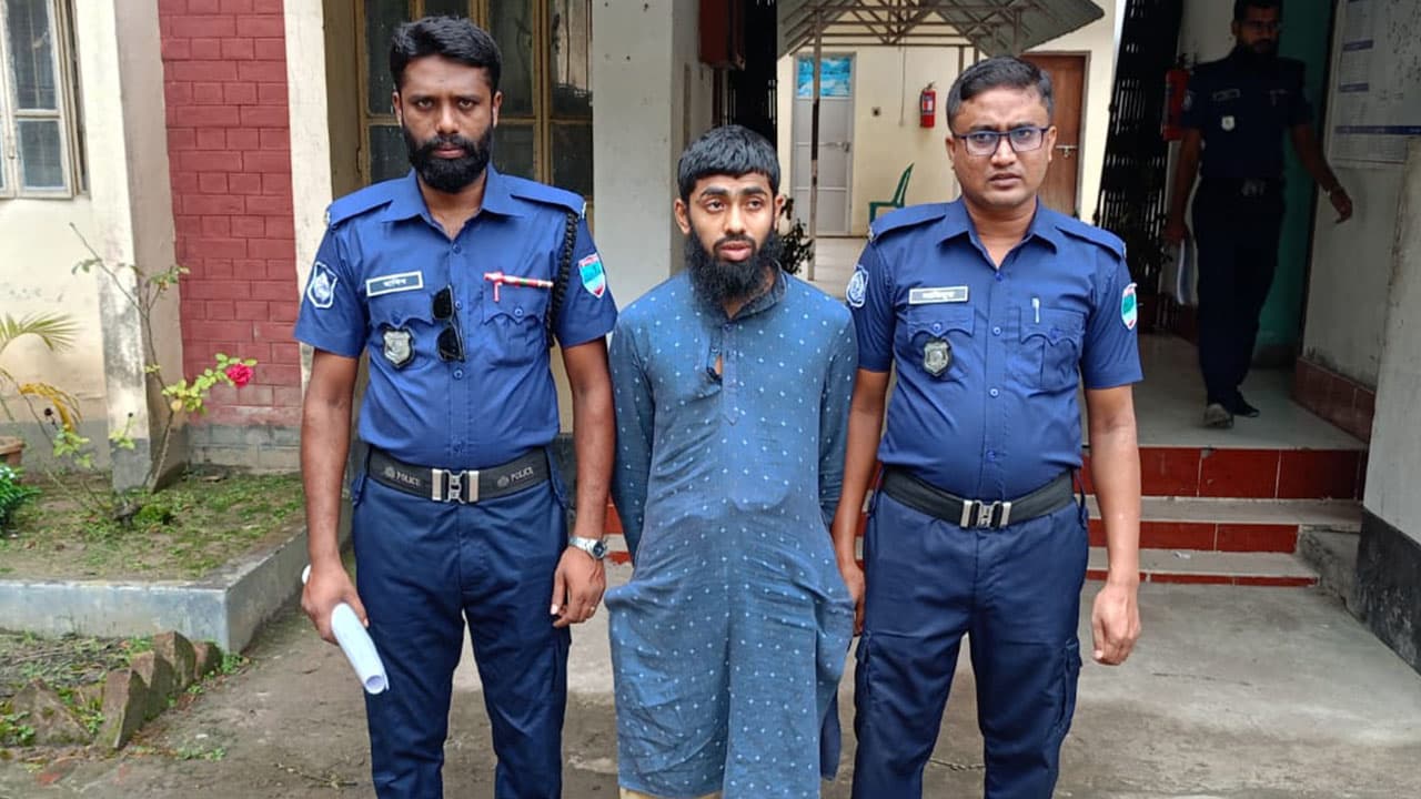 শালিখায় শিশুকে শ্লীলতাহানির চেষ্টার অভিযোগে যুবক গ্রেপ্তার