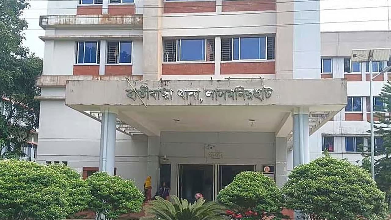 লালমনিরহাটে ১৪ বছর বয়সী স্কুলছাত্রীর ঝুলন্ত মরদেহ উদ্ধার