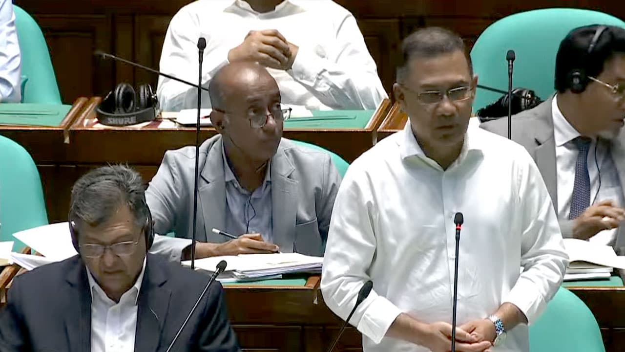 সংসদ ভবনে সোলার সিস্টেম চালুর পরিকল্পনা ঘোষণা করলেন প্রধানমন্ত্রী