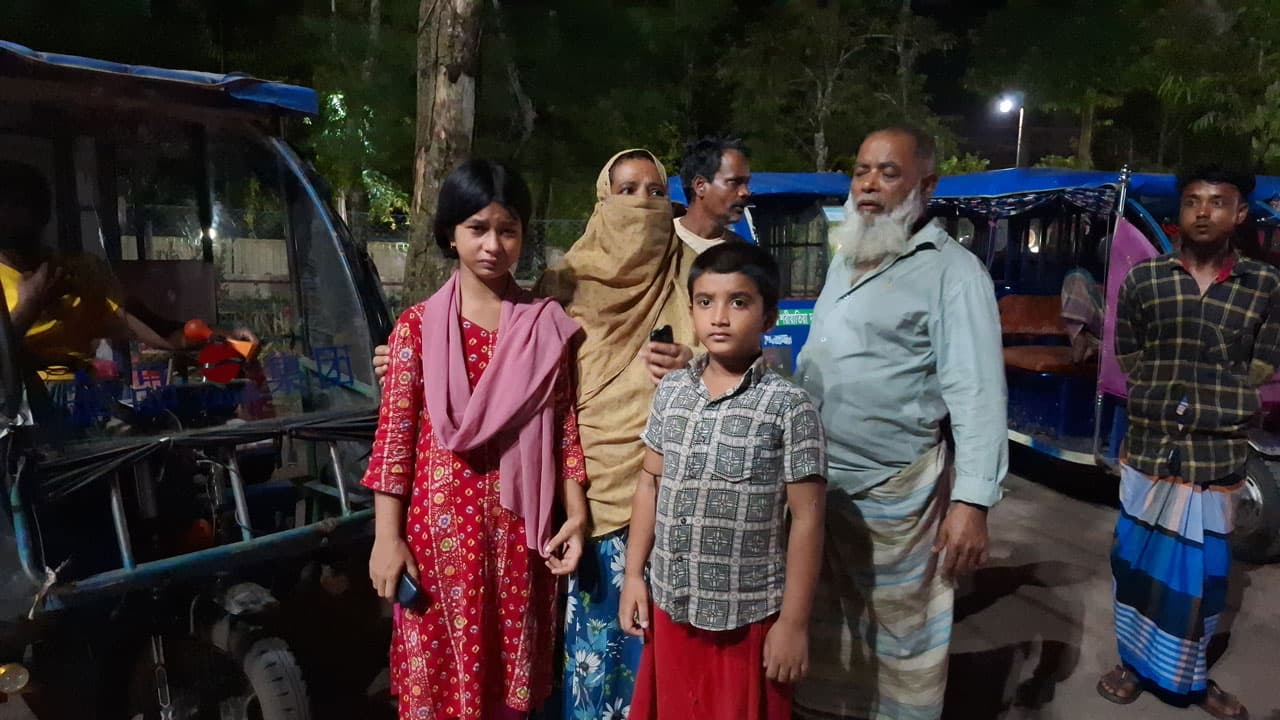 মায়ের মৃত্যুর এক মাস পর বাবাকেও হারাল মেঘা-গোপাল