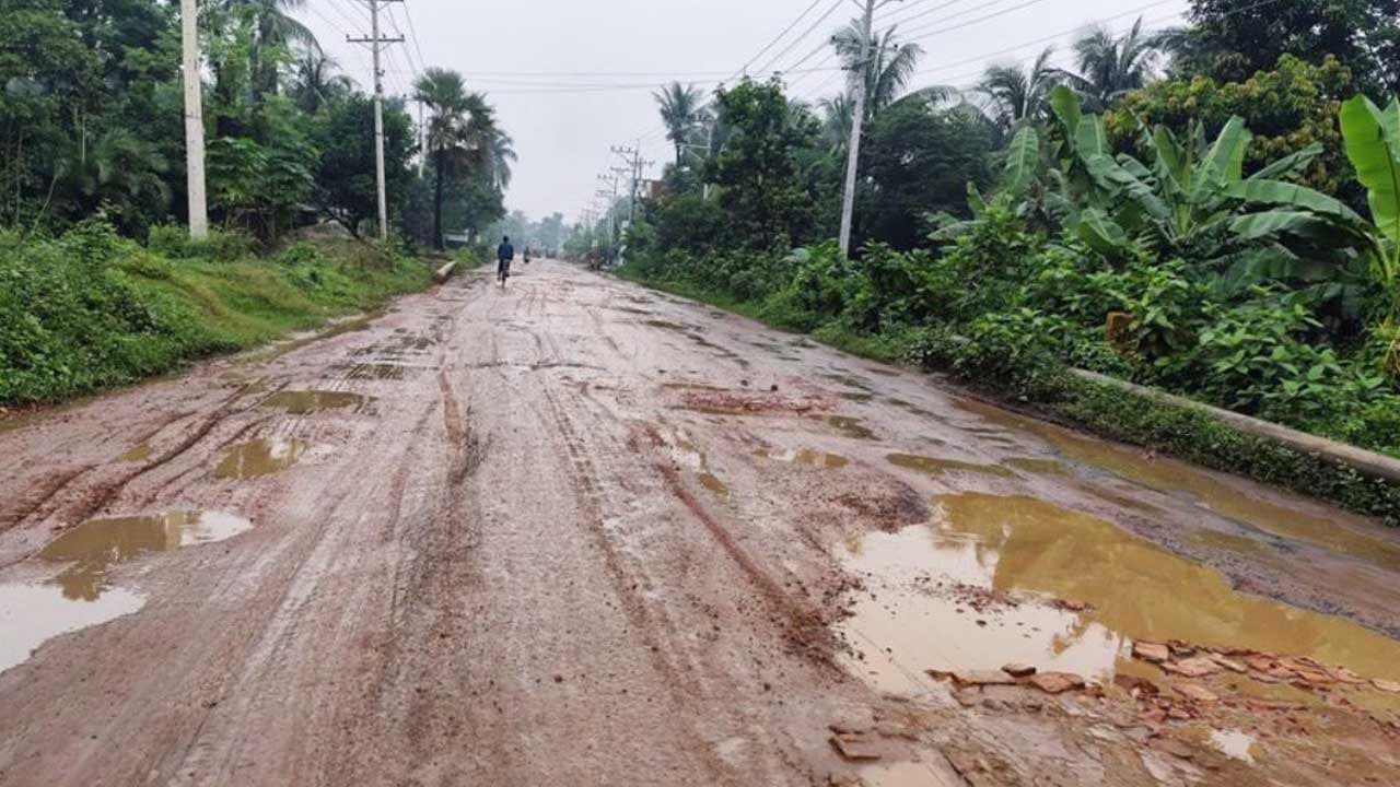 সাতক্ষীরা-ভেটখালী সড়ক সংস্কারে ৩১ শতাংশ অগ্রগতি, মেয়াদ বাড়ল
