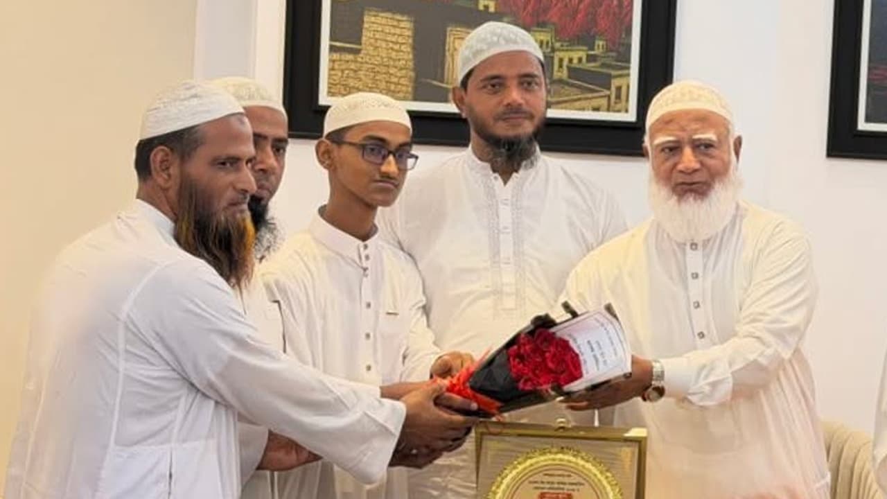 আন্তর্জাতিক কোরআন প্রতিযোগিতায় বিজয়ী ৪ হাফেজকে জামায়াত আমিরের সংবর্ধনা