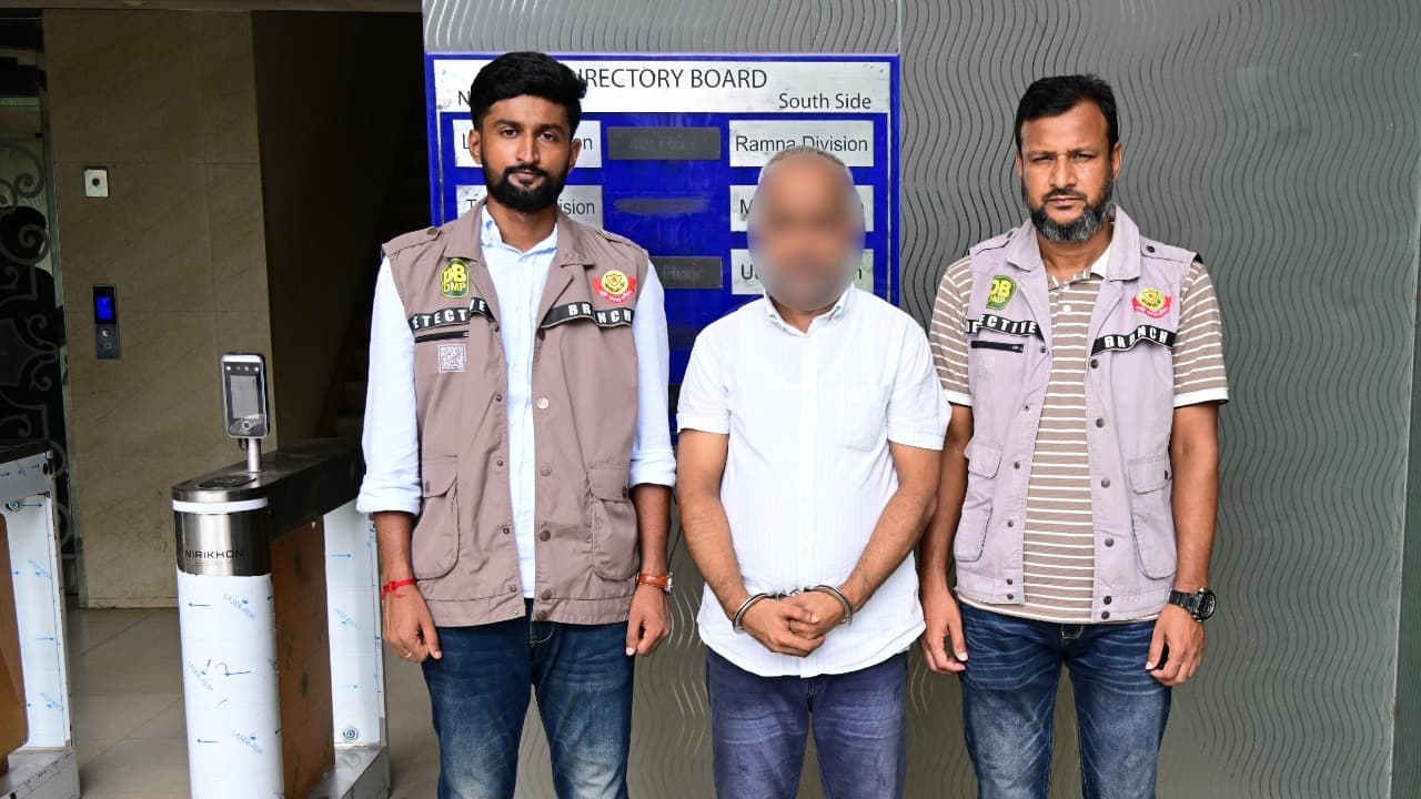 মিরপুর থেকে অস্ত্রসহ কুখ্যাত শুটার জাকির গ্রেপ্তার