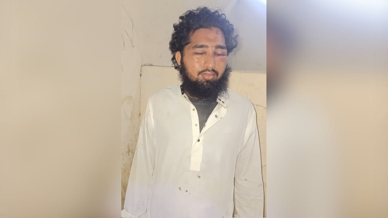 ফতুল্লায় মাদ্রাসা শিক্ষককে বলাৎকারের অভিযোগে গ্রেপ্তার