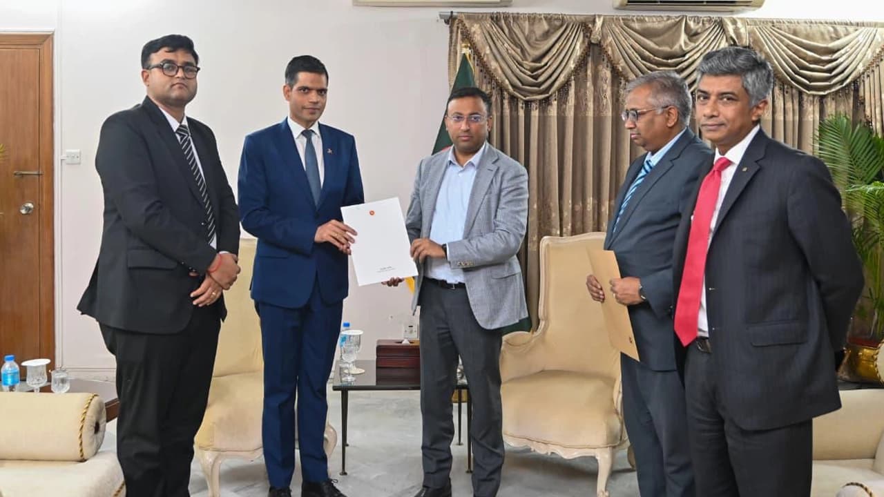 নেপাল বন্যাদুর্গতদের জন্য ১০ লাখ মার্কিন ডলার সহায়তা দিল বাংলাদেশ