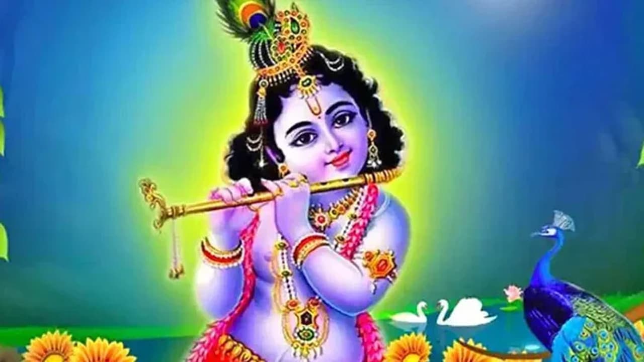দেশজুড়ে ধর্মীয় ভাবগাম্ভীর্যের মধ্য দিয়ে পালিত হচ্ছে শুভ জন্মাষ্টমী