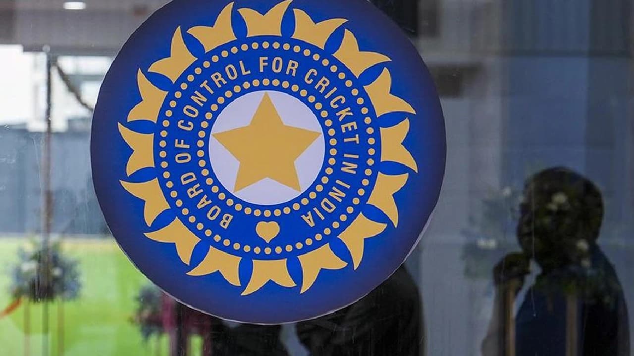 বয়স কমিয়ে খেলতে গিয়ে ধরা, বড় শাস্তি পেলেন ভারতীয় ক্রিকেটার