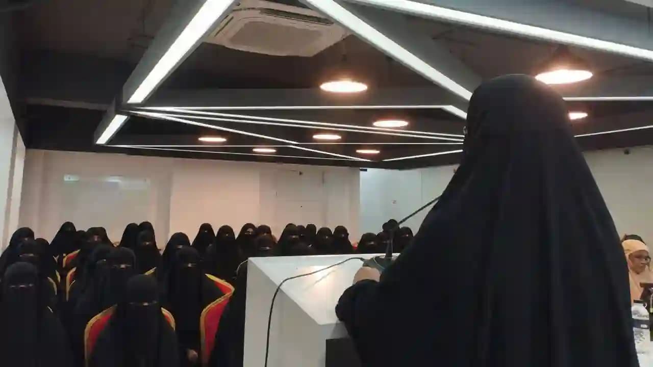 ইসলামী মহিলা মজলিসের নেতারা জানান, নারীর ভূমিকা কম নয়